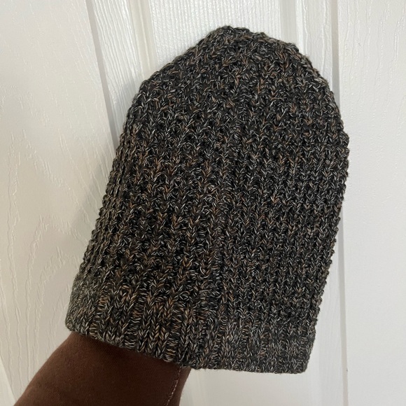 Offerme$5❗️Roots Knitted Multicolor Hat 22cm Beanie - Picture 5 of 5